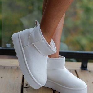 Elegant White Winter Ankle Boots